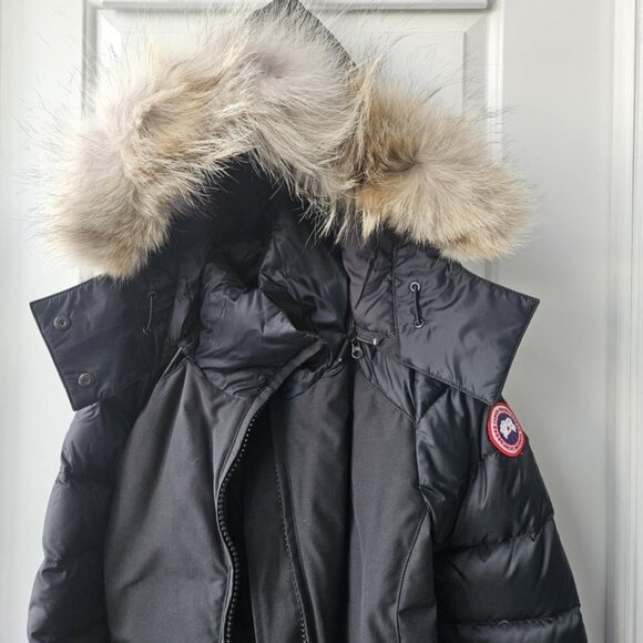 Canada Goose Women's Long Parka with a belt *REAL FUR HOOD* - Picture 3 of 6